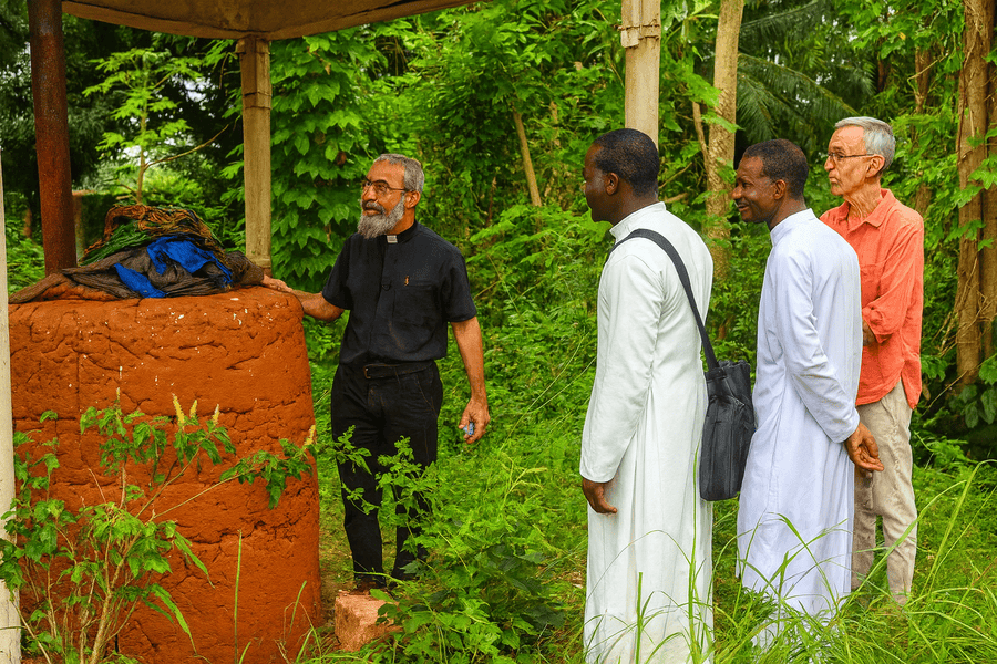 Trabajando por el bien de todos: testimonio del obispo Houndékon
